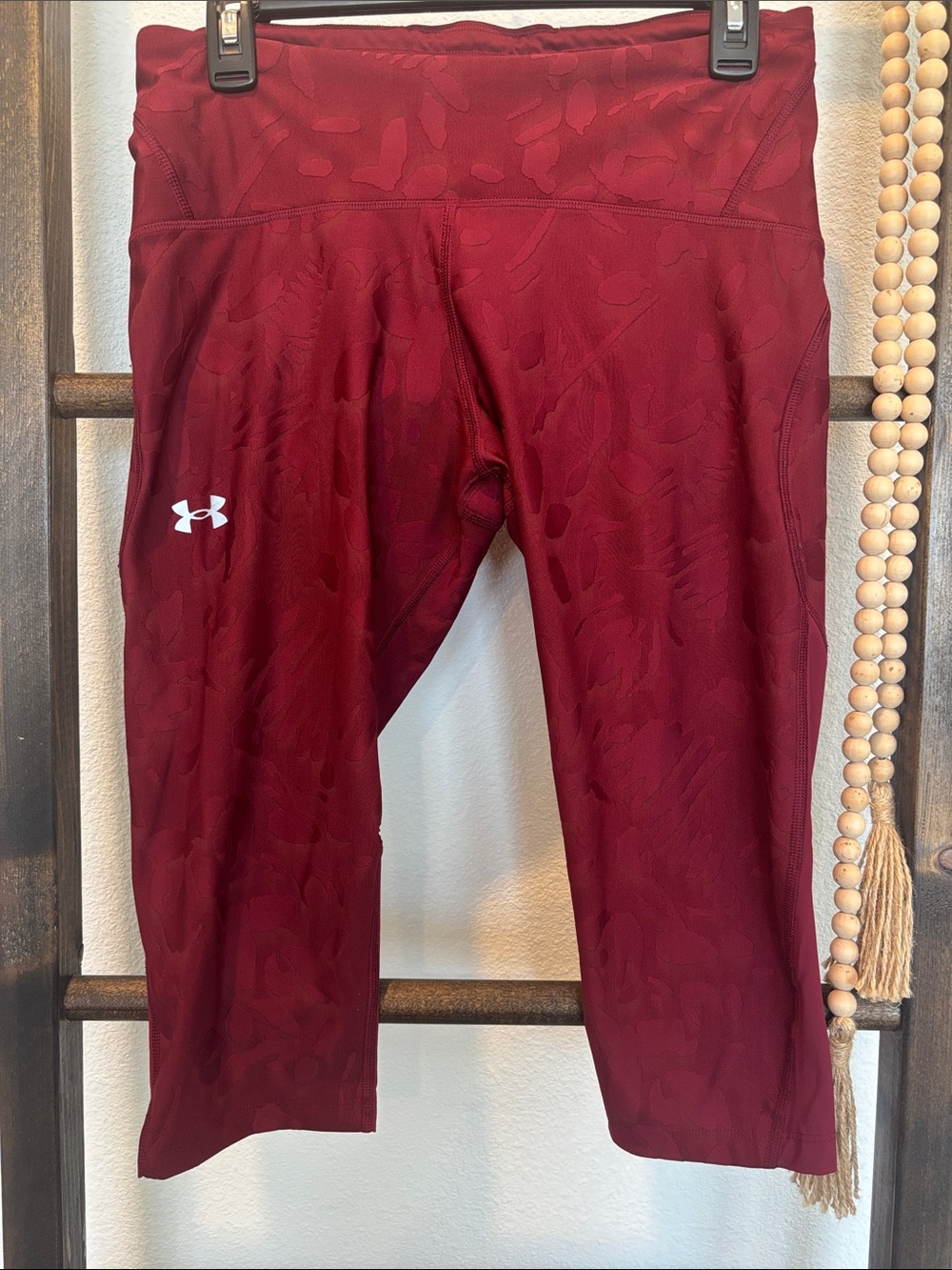 Under Armour Girls Burgundy Capri Leggings